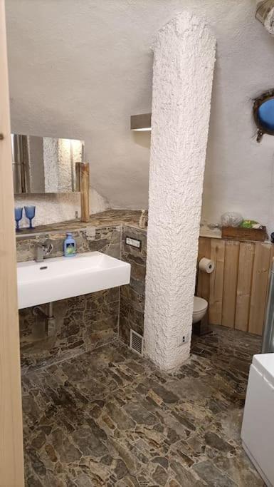 Il Villaggio Dei Puffi Бардинето Экстерьер фото