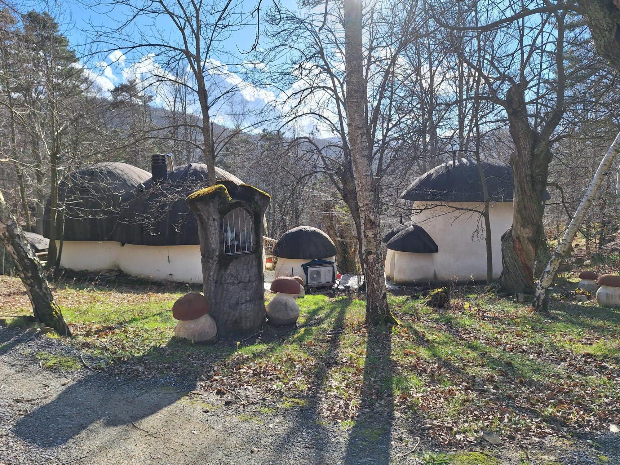 Il Villaggio Dei Puffi Бардинето Экстерьер фото